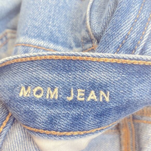 American Eagle Mom Jeans Size 00 or W24 - Picture 4 of 5